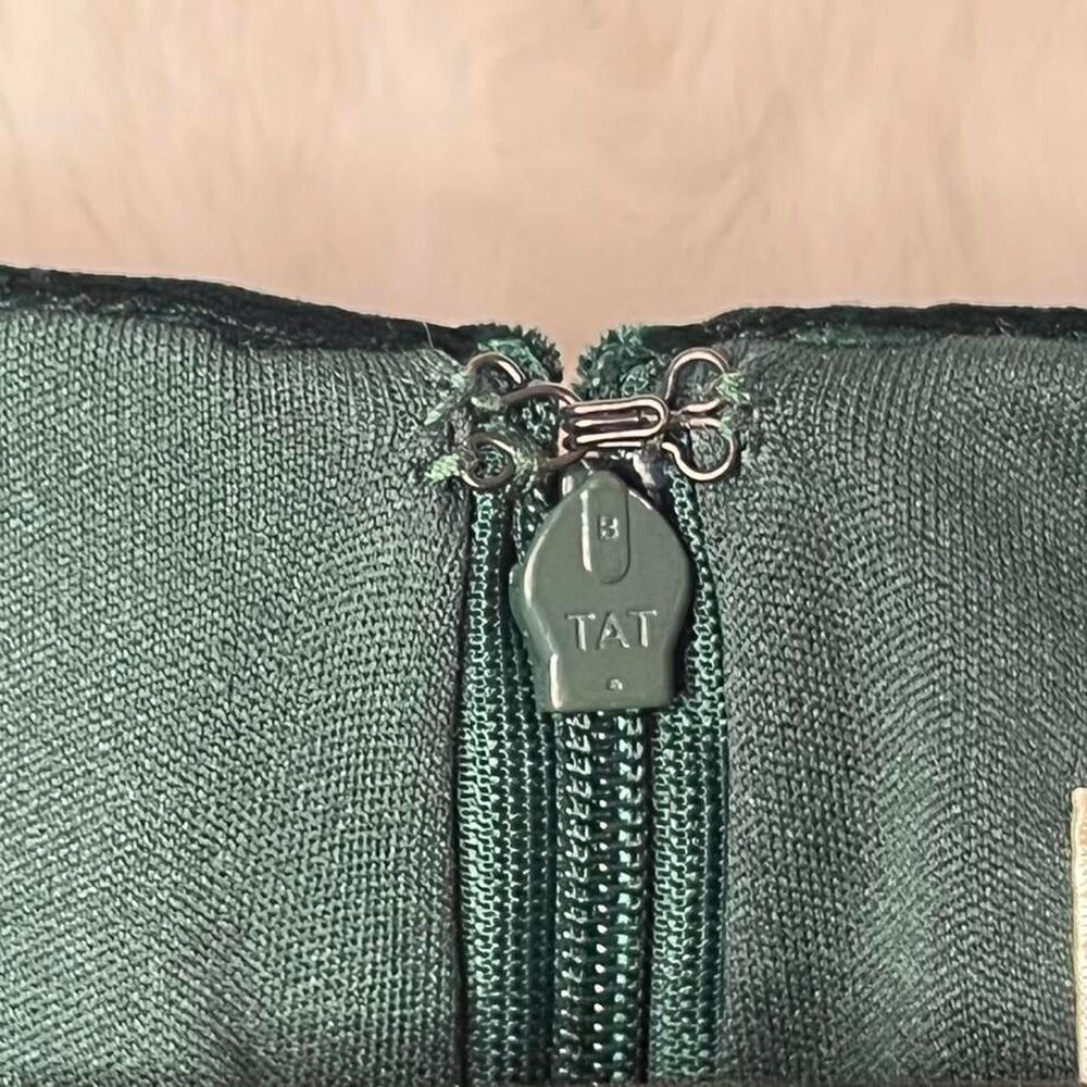 ELIZA J SIZE 16 green velvet dress with cut out straps and sleeves - Picture 6 of 8